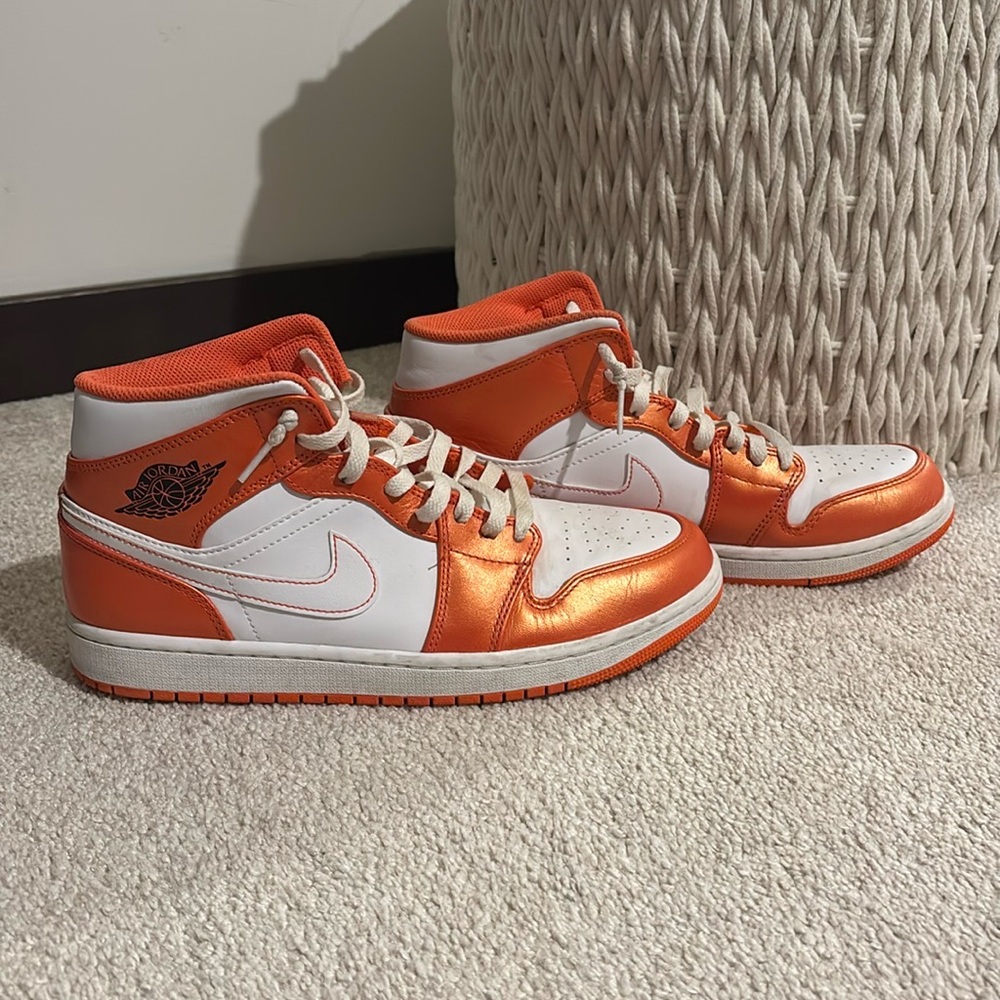 Nike Air Jordan Mids